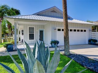 821 E  1st Ave, New Smyrna Beach, FL 32169