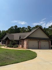 4495 Old Wolfe Rd, Caledonia, MS 39740