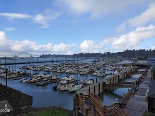 1000 SE Bay Blvd #M105, Newport, OR 97365
