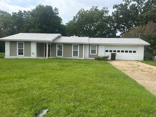 91 Ann Dr, Daleville, AL 36322