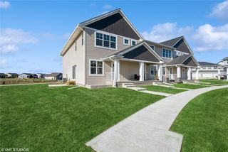 2335 Roycroft Aly, Marion, IA 52302