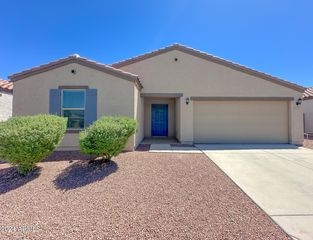 1753 E GRENADINE Road, Phoenix, AZ 85040