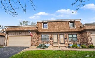 11863 Charlemagne Dr, Maryland Heights, MO 63043