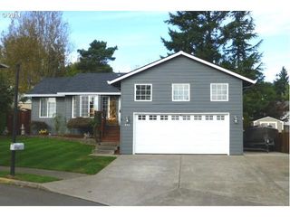 233 SE 16th Ct, Troutdale, OR 97060