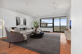2 Claridge Dr Penthouse BW #12BW, Verona, NJ 07044