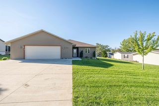605 Blue Heron Rd, Arnolds Park, IA 51331
