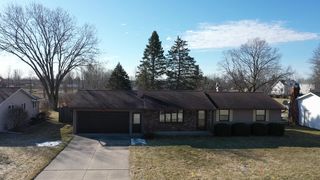 3270 Meadow Cir, Green Bay, WI 54311
