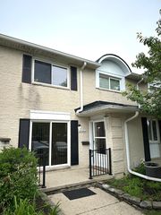 8565 Hampshire Dr, Sterling Heights, MI 48313