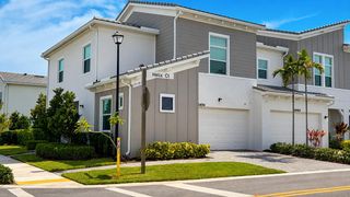 16454 Helix Ct, Loxahatchee, FL 33470