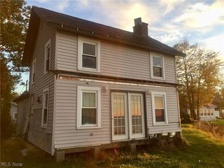 16 Lakehurst Dr E, Ashtabula, OH 44004