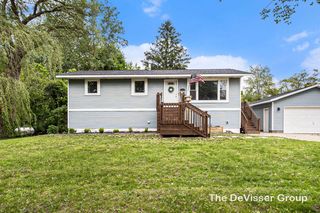 13719 Barry St, Holland, MI 49424