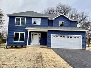 205 Dee Rd, North Aurora, IL 60542