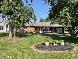 1900 James Downey Rd, Independence, MO 64057