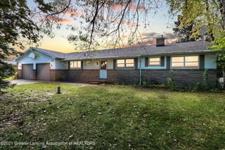 336 Meade Dr, Lansing, MI 48917