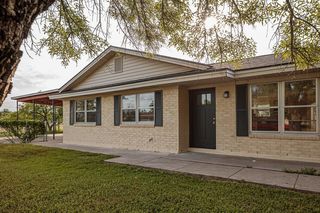 100 Alta Vista Dr, Del Rio, TX 78840