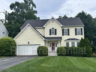 1213 Hawkins Wood Cir, Midlothian, VA 23114