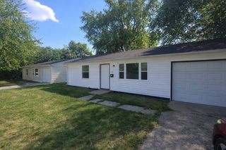 42 Saint Henry Dr, Cahokia, IL 62206