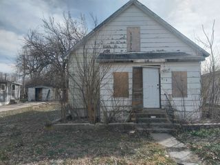 619 E  2nd Ave, Hutchinson, KS 67501