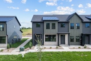 923 Percheron Ln, Norwalk, IA 50211