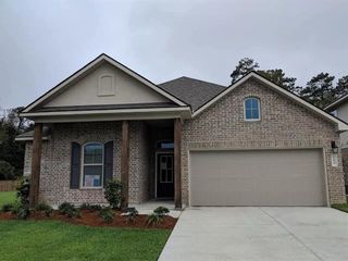 8194 Fairlane Dr, Denham Springs, LA 70726