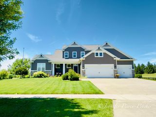11127 Waterpoint Dr, Allendale, MI 49401