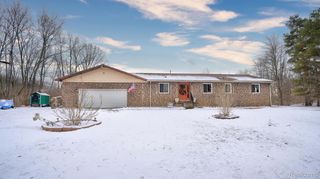 11301 Hensell Rd, Holly, MI 48442