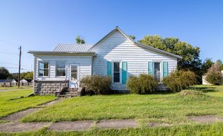 123 Liberty St, Mortons Gap, KY 42440
