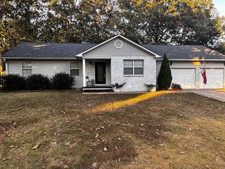 3236 Sky Line Dr, Poplar Bluff, MO 63901