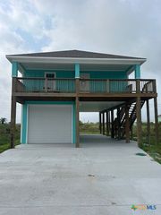 435 W  Royal Oak Ln, Rockport, TX 78382