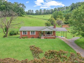 615 Cane Branch Rd, Burnsville, NC 28714