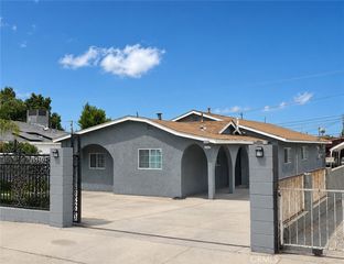 11136 Keswick St, Sun Valley, CA 91352