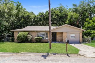 607 Dixon St, Cleburne, TX 76033