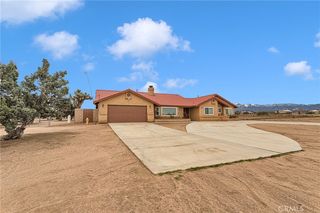 9035 Bonanza Rd, Phelan, CA 92371