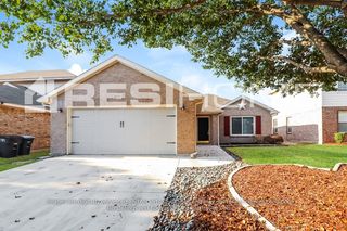 9737 Stoney Bridge Rd, Fort Worth, TX 76108