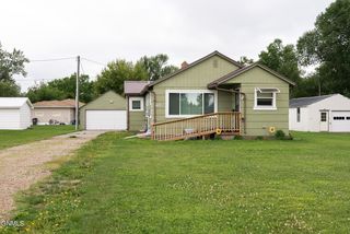 415 Summit St, Underwood, ND 58576