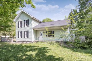 24 Elm Circle Dr, Sunfield, MI 48890