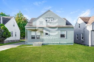 17304 McCracken Rd, Maple Heights, OH 44137