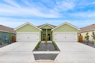 627 Grayson Ln, Seguin, TX 78155