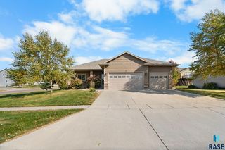 1010 Eagle Run, Dell Rapids, SD 57022