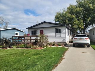 2718 15th Ave, Port Huron, MI 48060