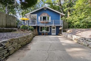 4884 Guilford Rd, Rockford, IL 61107