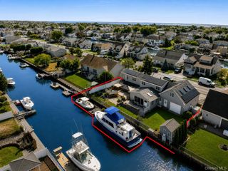 39 Jackson Place, Massapequa, NY 11758