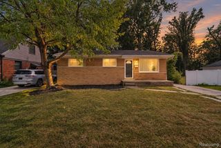 20308 Shady Lane Ave, Saint Clair Shores, MI 48080