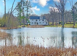 3 Lake Windermere Drive #4, Stamford, CT 06904