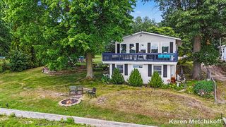 4991 Lakeview Dr, Coral, MI 49322
