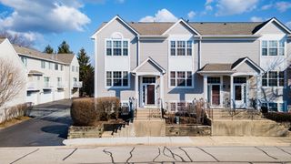 2836 Shelly Ln, Aurora, IL 60504