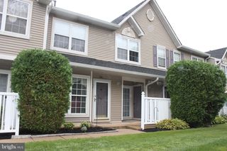 906 Coventry Way, Mount Laurel, NJ 08054