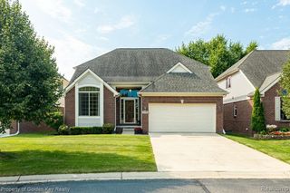 8730 Columbia Cir, Canton, MI 48187