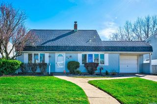 23 Swan Lane, Levittown, NY 11756