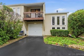 1641 Cove Ct, Naperville, IL 60565